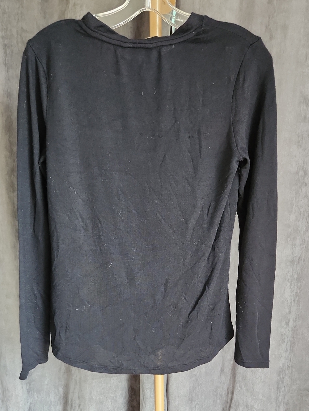 Banana Republic Black Long-Sleeve Crewneck Tee - Picture 5 of 5